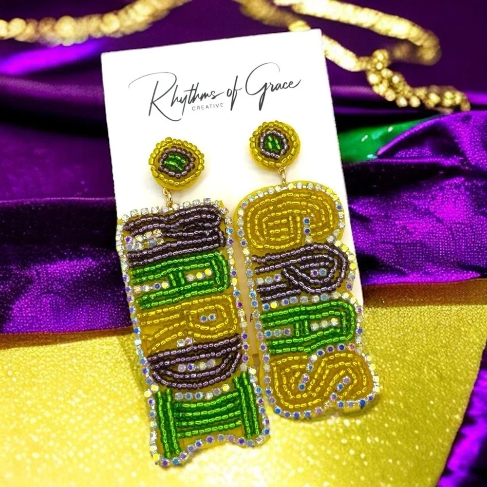 Jazz Up Your Look with Dazzling NWT Beaded Mardi Gras Earrings! 🎉💚💜💛